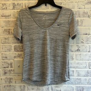 Nike Dri Fit Women’s Shirt V-Neck Short Sleeve Tee Heathered Gray Swoosh Size Sm